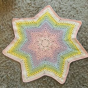 Multicolor Star-Shaped Crochet Blanket